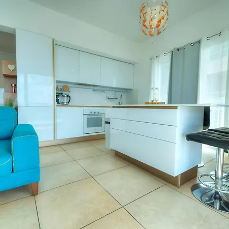 Seaview Terrace, 2bedrooms, Communal Pool Cogo1-1 דירה *