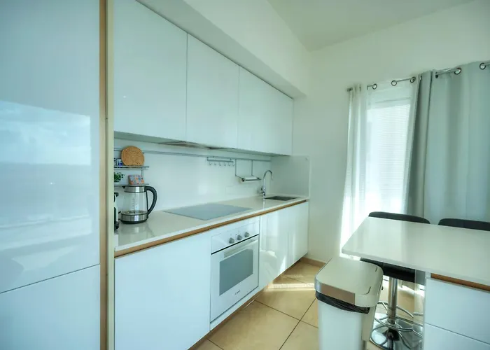 Seaview Terrace, 2bedrooms, Communal Pool Cogo1-1 Sliema