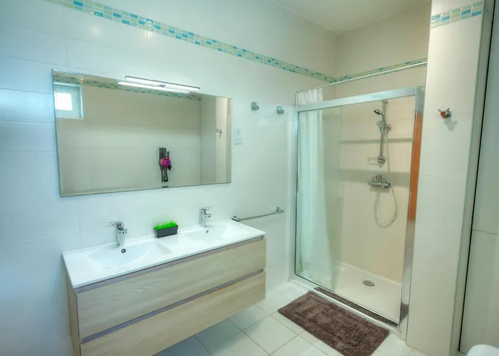 Seaview Terrace, 2bedrooms, Communal Pool Cogo1-1 *