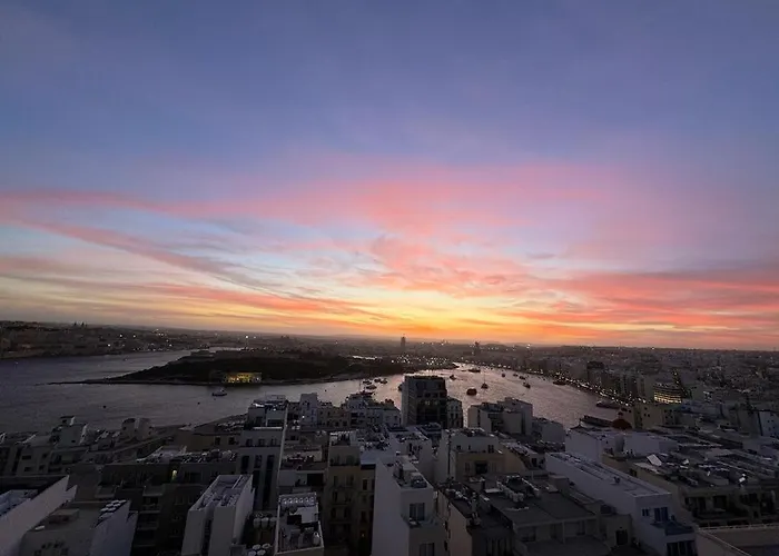 Seaview Terrace, 2bedrooms, Communal Pool Cogo1-1 Sliema