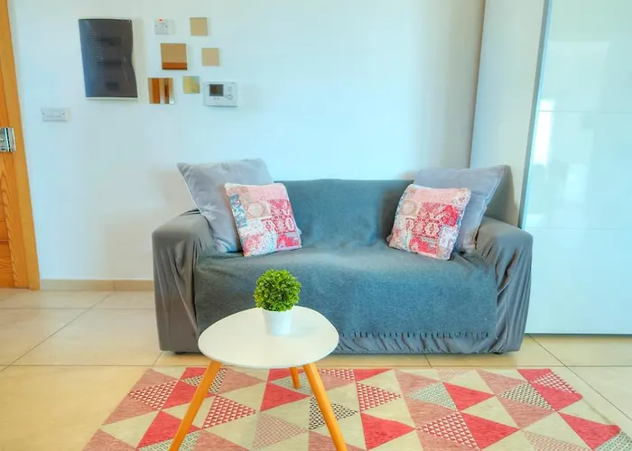 Seaview Terrace, 2bedrooms, Communal Pool Cogo1-1