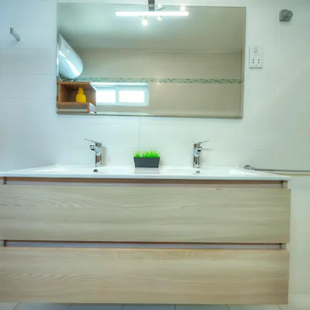 Seaview Terrace, 2bedrooms, Communal Pool Cogo1-1 דירה